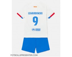Barcelona Robert Lewandowski #9 Bortatröja Barn 2023-24 Kortärmad (+ korta byxor)